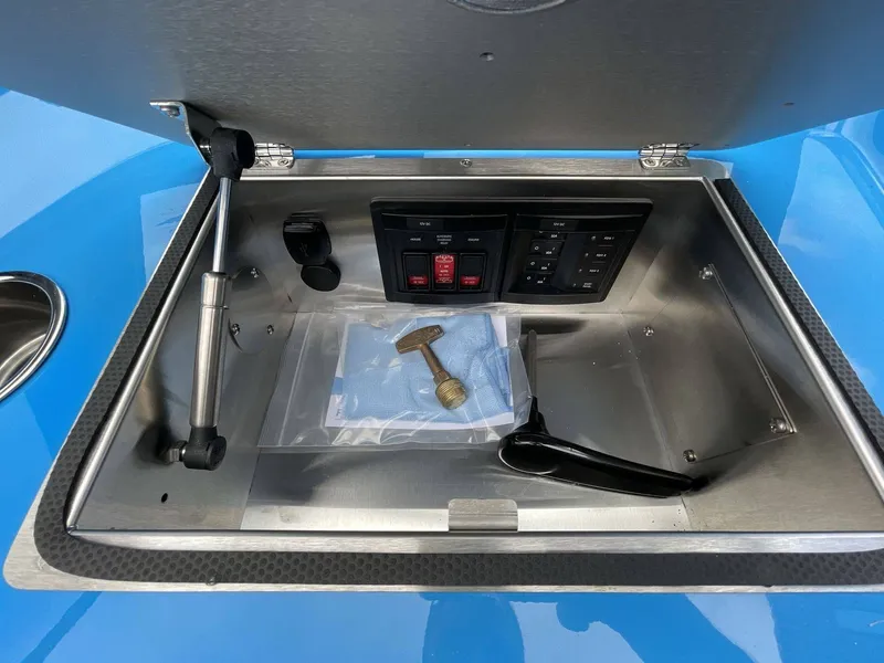 Slide: The Image of Centurion Nv213 2025 - 20