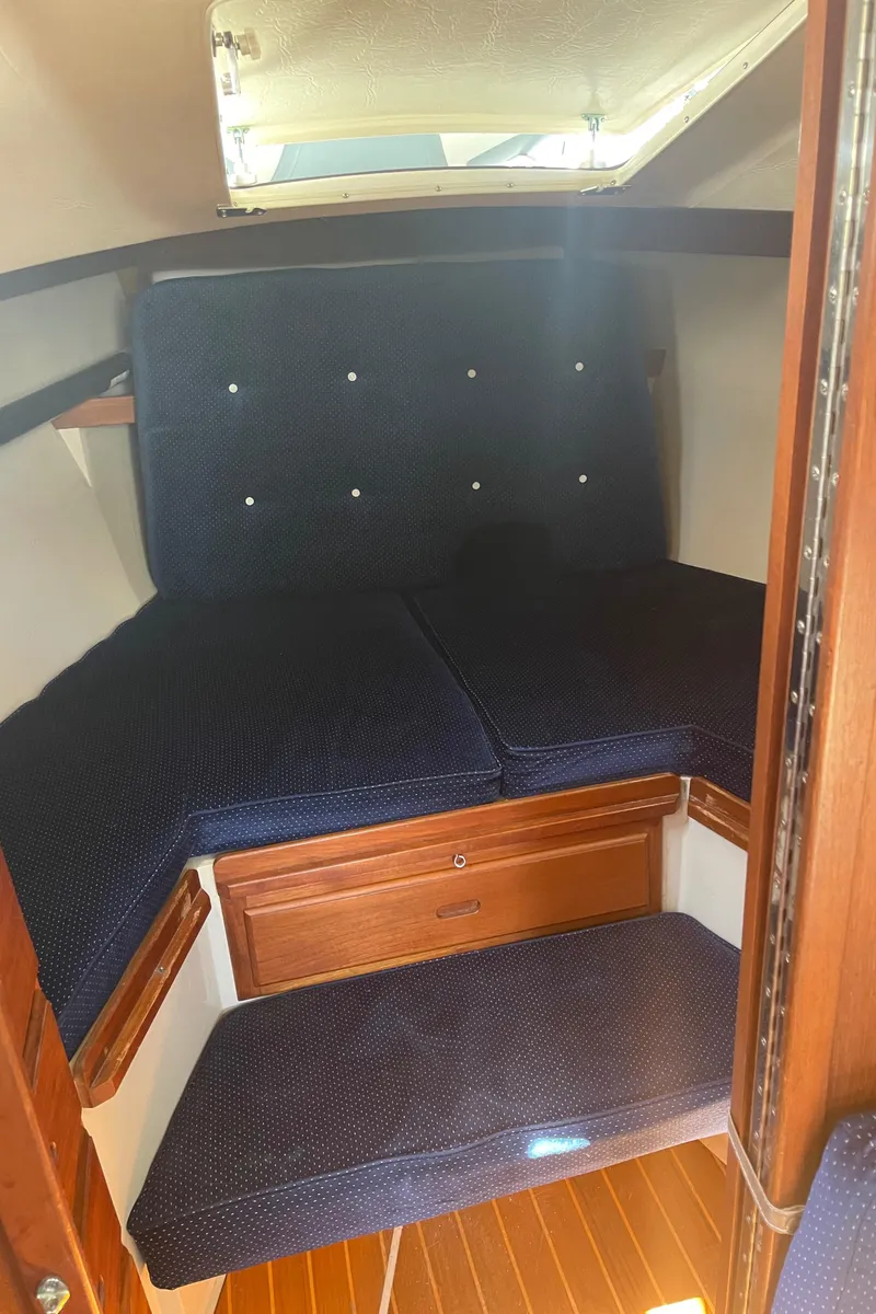 Slide: The Image of Catalina 34 1986 - 51