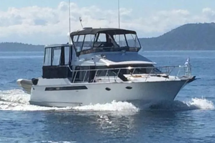 Slide: The Image of Ocean Alexander 460 yacht cruising on open water, 1993 model. - 4