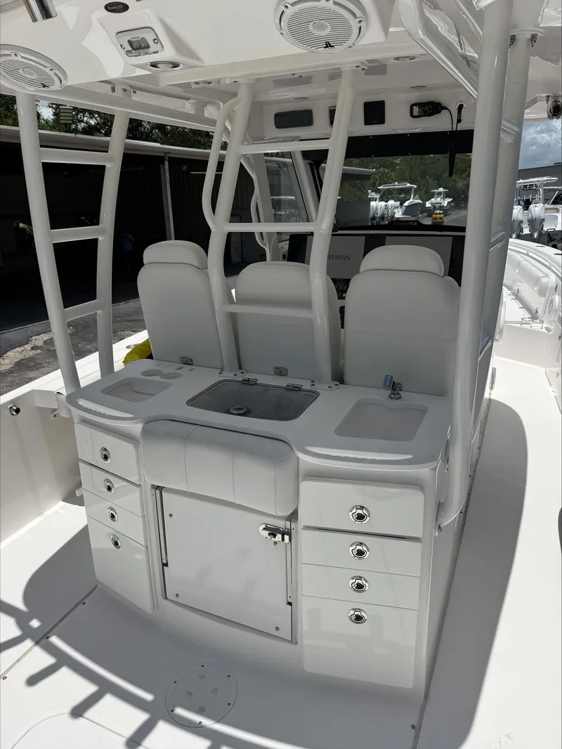 Slide: The Image of Everglades 355 Center Console 2019 - 3
