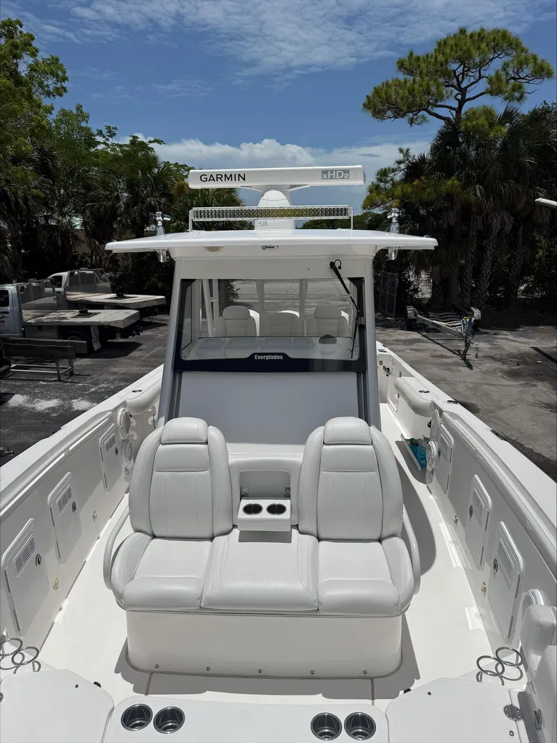 Slide: The Image of Everglades 355 Center Console 2019 - 4