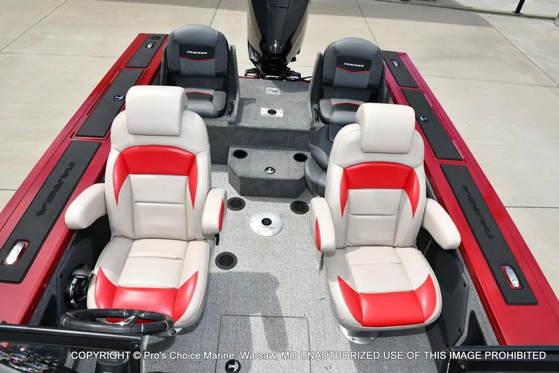 Slide: The Image of Tracker Targa V-19 Combo w/225HP Pro-XS 2023 - 10