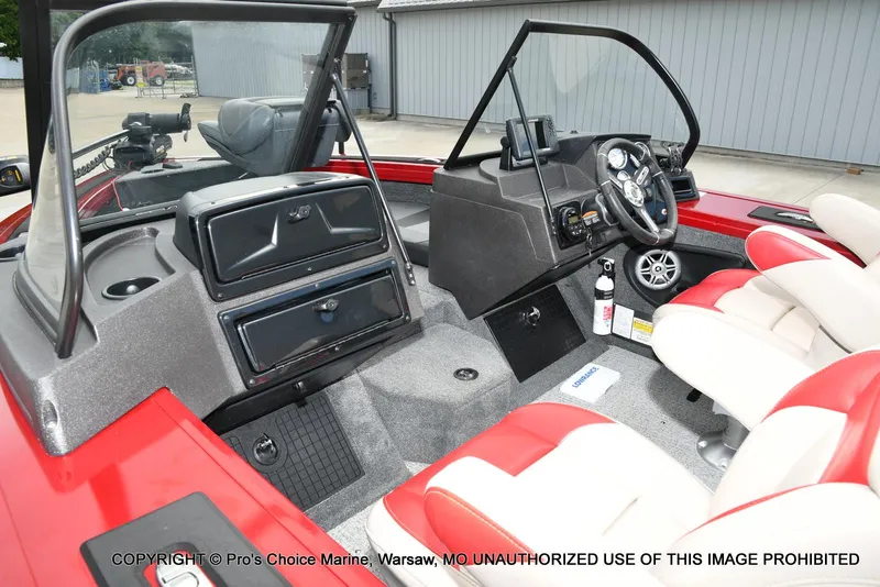 Slide: The Image of Tracker Targa V-19 Combo w/225HP Pro-XS 2023 - 11
