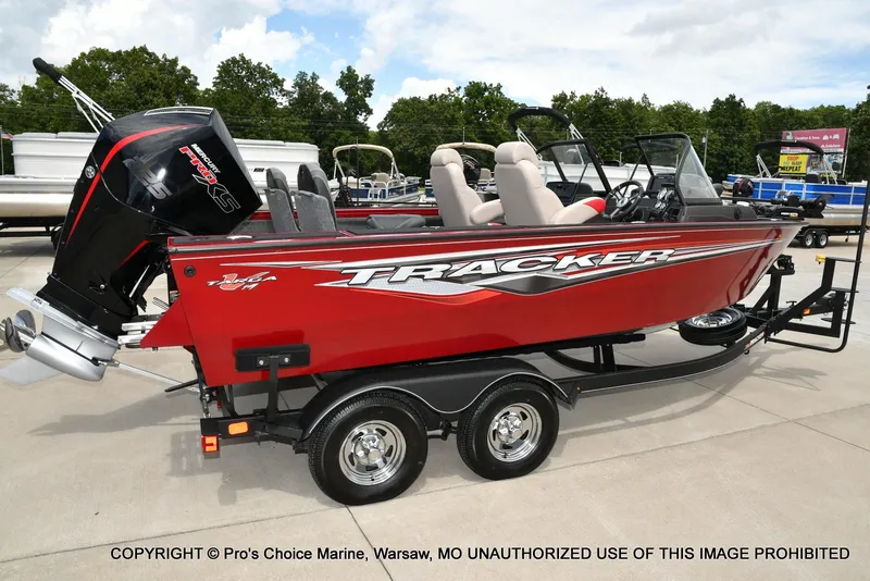Slide: The Image of Tracker Targa V-19 Combo w/225HP Pro-XS 2023 - 17
