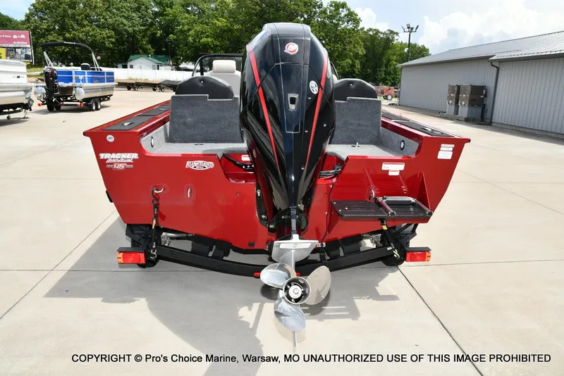 Slide: The Image of Tracker Targa V-19 Combo w/225HP Pro-XS 2023 - 23