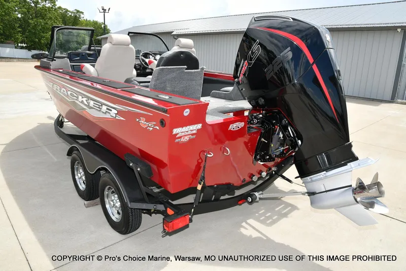 Slide: The Image of Tracker Targa V-19 Combo w/225HP Pro-XS 2023 - 24