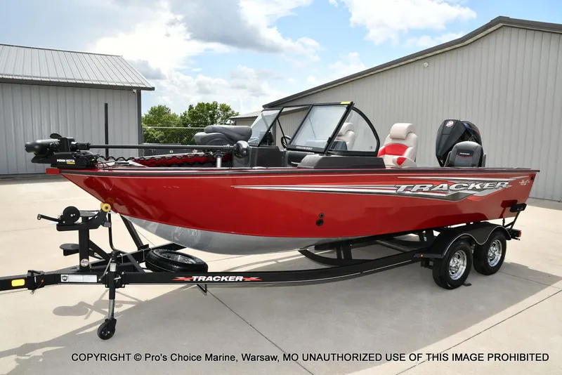 Slide: The Image of Tracker Targa V-19 Combo w/225HP Pro-XS 2023 - 26