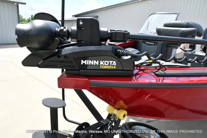 Slide: The Image of Tracker Targa V-19 Combo w/225HP Pro-XS 2023 - 28