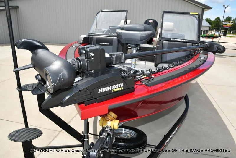 Slide: The Image of Tracker Targa V-19 Combo w/225HP Pro-XS 2023 - 29