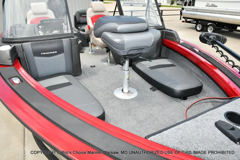 Slide: The Image of Tracker Targa V-19 Combo w/225HP Pro-XS 2023 - 34