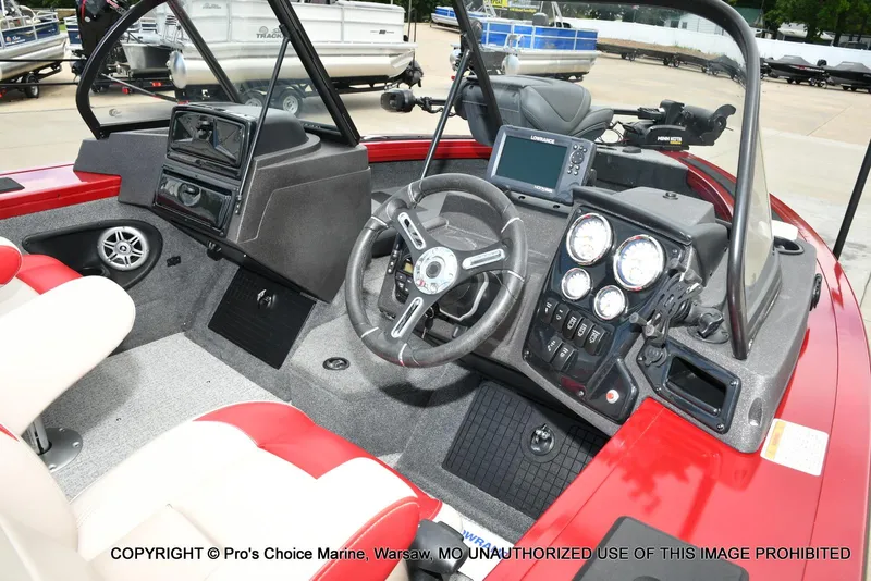 Slide: The Image of Tracker Targa V-19 Combo w/225HP Pro-XS 2023 - 37