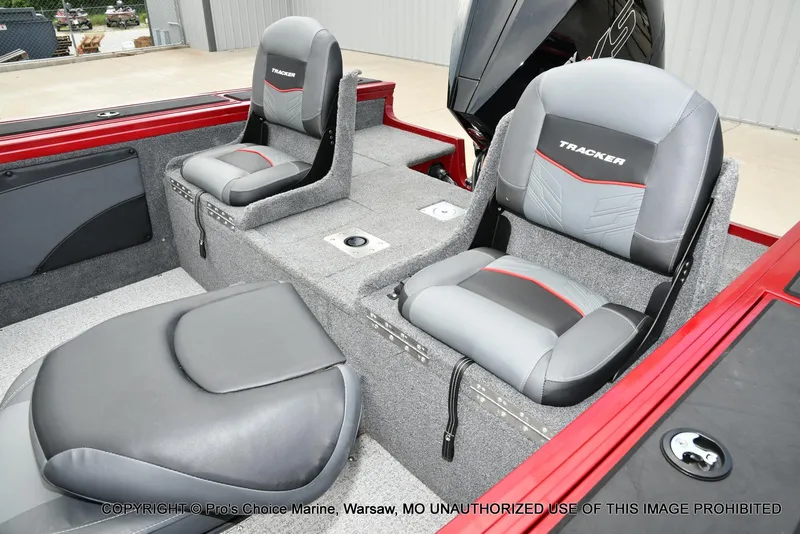 Slide: The Image of Tracker Targa V-19 Combo w/225HP Pro-XS 2023 - 38