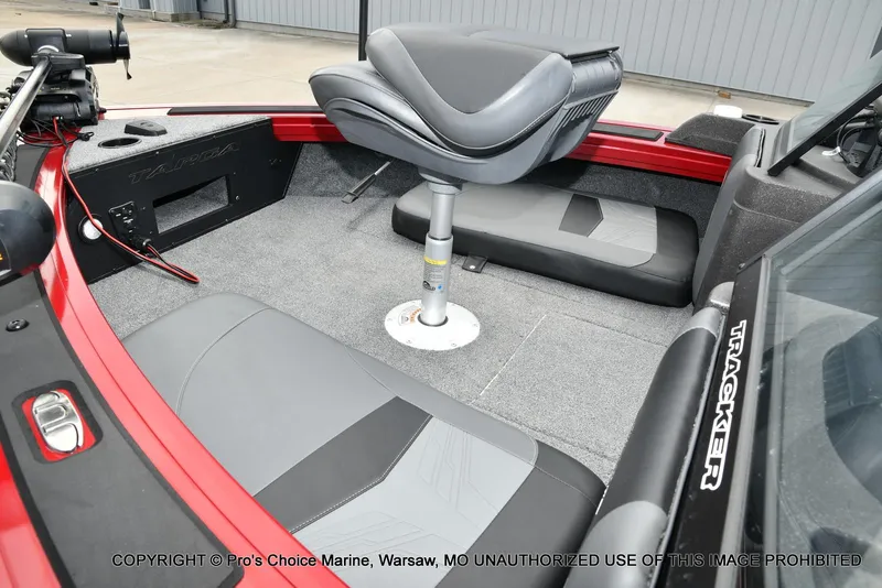 Slide: The Image of Tracker Targa V-19 Combo w/225HP Pro-XS 2023 - 39