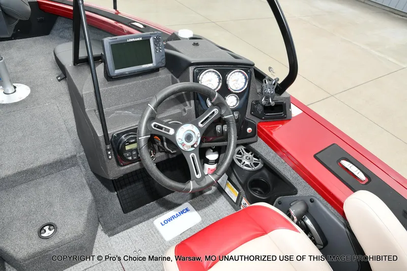Slide: The Image of Tracker Targa V-19 Combo w/225HP Pro-XS 2023 - 41