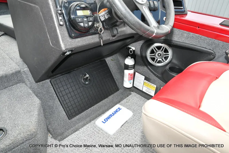 Slide: The Image of Tracker Targa V-19 Combo w/225HP Pro-XS 2023 - 44