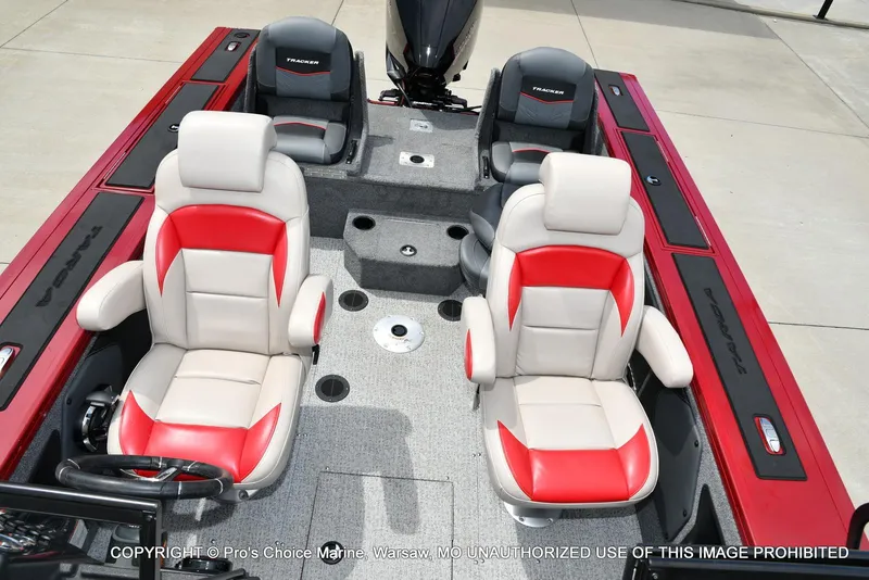 Slide: The Image of Tracker Targa V-19 Combo w/225HP Pro-XS 2023 - 70