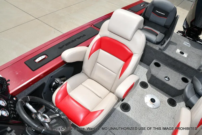 Slide: The Image of Tracker Targa V-19 Combo w/225HP Pro-XS 2023 - 71