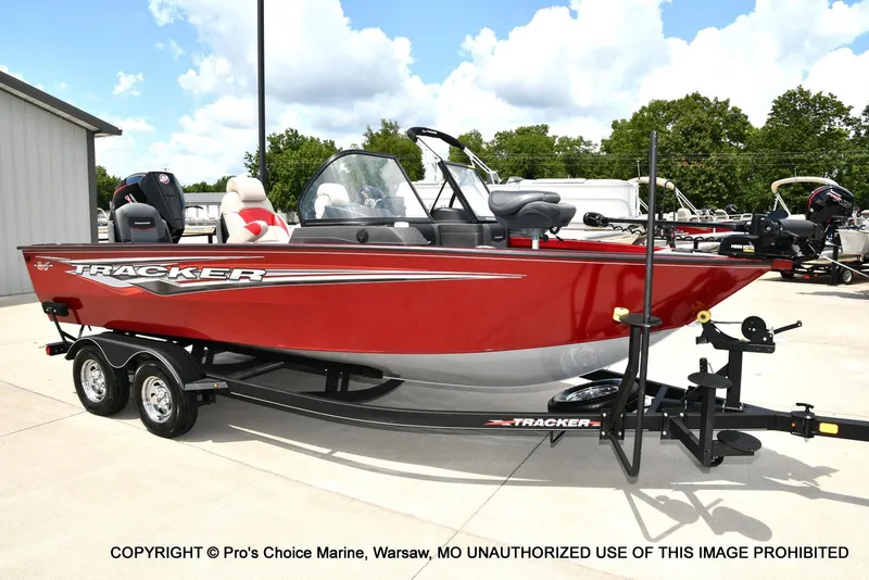 Slide: The Image of Tracker Targa V-19 Combo w/225HP Pro-XS 2023 - 90