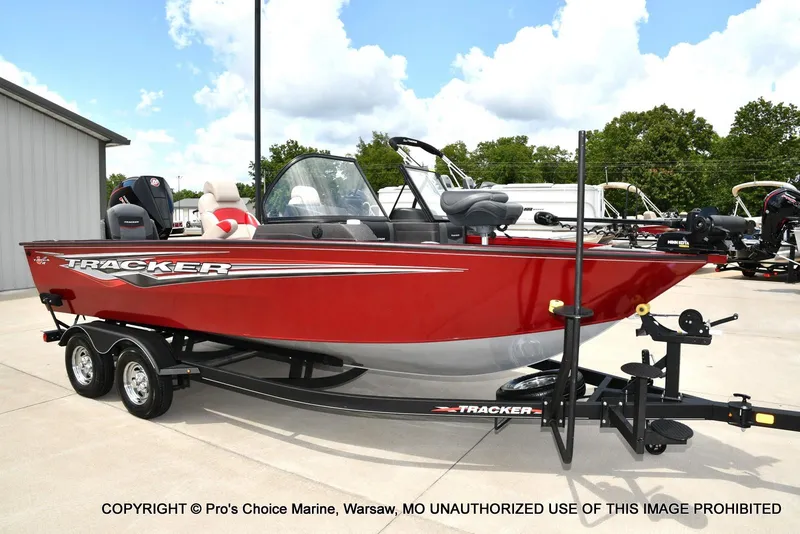 Slide: The Image of Tracker Targa V-19 Combo w/225HP Pro-XS 2023 - 92