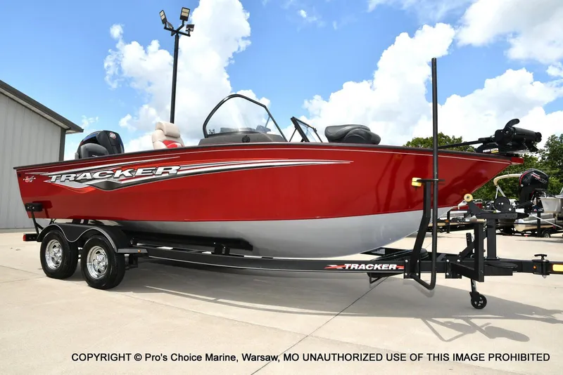 Slide: The Image of Tracker Targa V-19 Combo w/225HP Pro-XS 2023 - 94