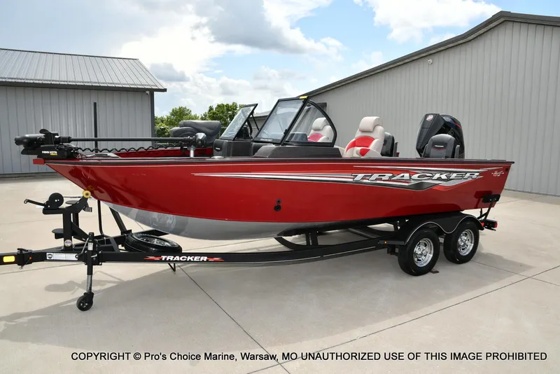 Slide: The Image of Tracker Targa V-19 Combo w/225HP Pro-XS 2023 - 95