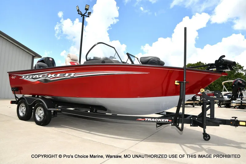 Slide: The Image of Tracker Targa V-19 Combo w/225HP Pro-XS 2023 - 96