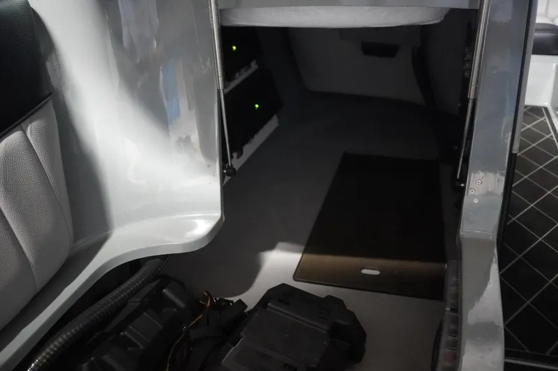 Slide: The Image of MB B52 23 Classic 2024 - 53