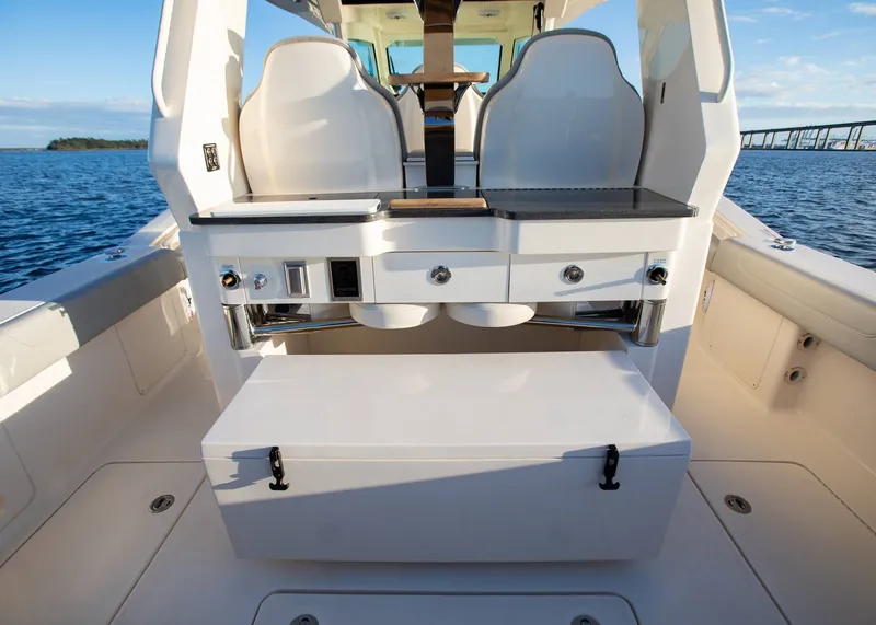 Slide: The Image of Scout 425 LXF 2026 - 10