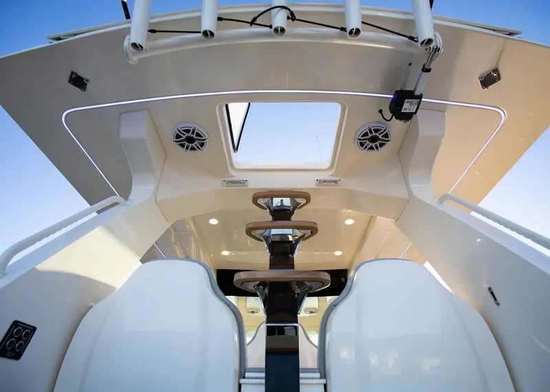 Slide: The Image of Scout 425 LXF 2026 - 15