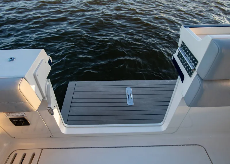 Slide: The Image of Scout 425 LXF 2026 - 17