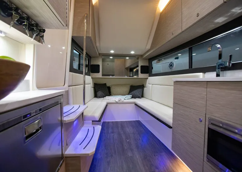 Slide: The Image of Scout 425 LXF 2026 - 24