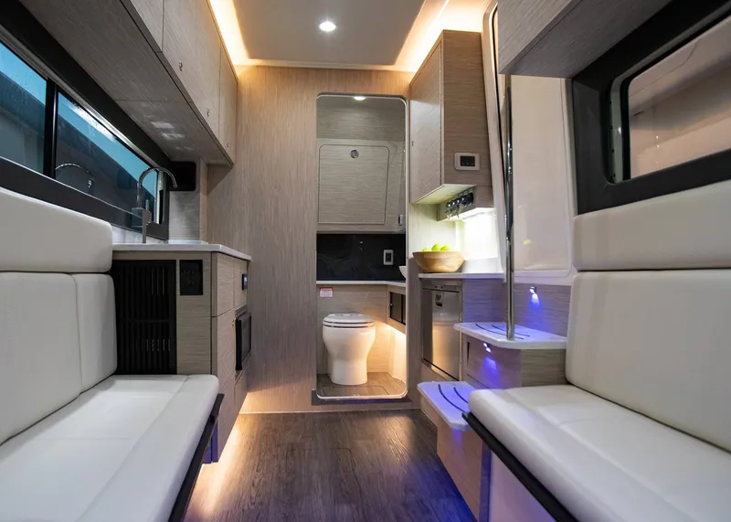 Slide: The Image of Scout 425 LXF 2026 - 25