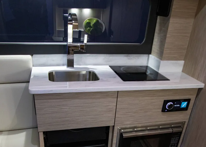 Slide: The Image of Scout 425 LXF 2026 - 31