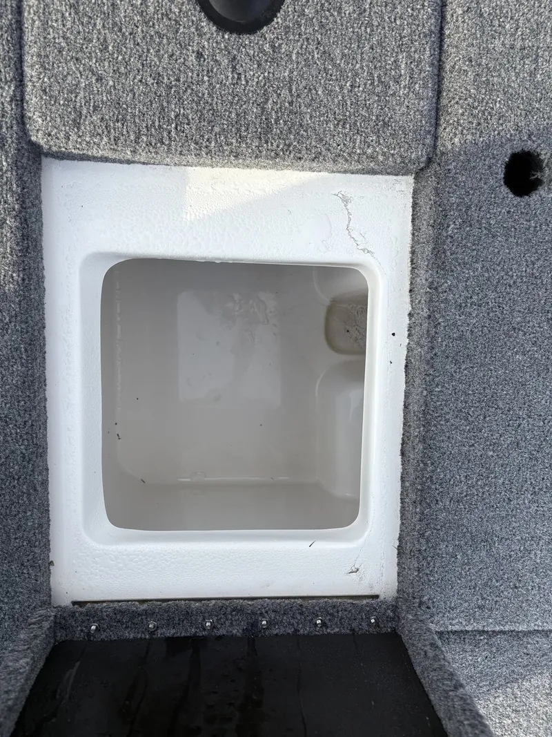 Slide: The Image of Falcon Boats 18 Freedom 2025 - 14