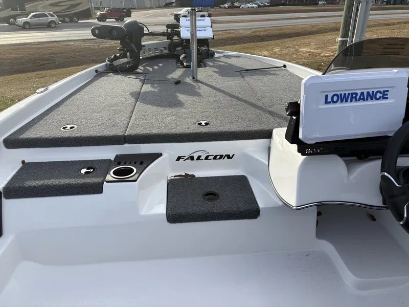 Slide: The Image of Falcon Boats 18 Freedom 2025 - 20