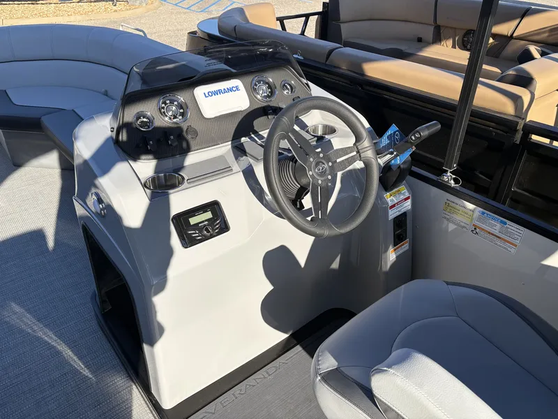 Slide: The Image of Veranda Vista Series VS22RC 2025 - 12