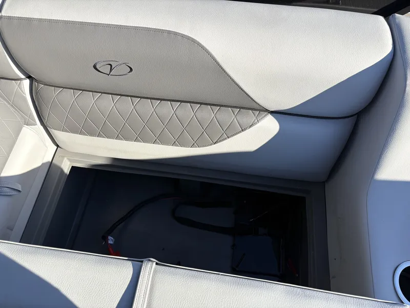 Slide: The Image of Veranda Vista Series VS22RC 2025 - 17