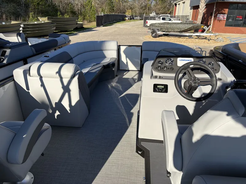 Slide: The Image of Veranda Vista Series VS22RC 2025 - 19