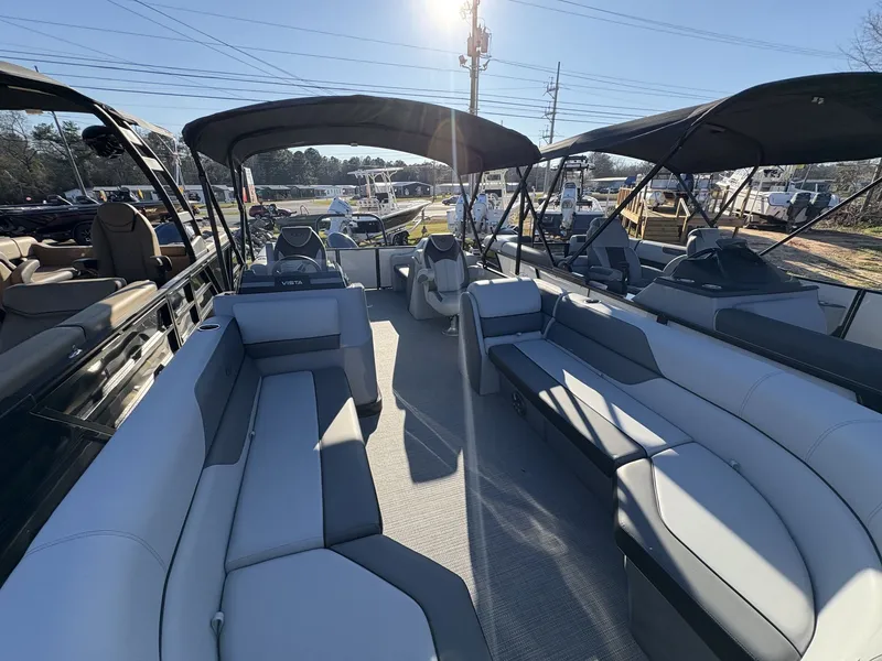 Slide: The Image of Veranda Vista Series VS22RC 2025 - 2