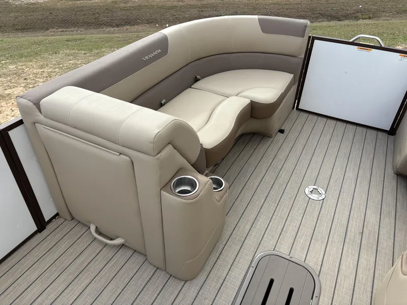 Slide: The Image of Veranda Relax Series VR22VLC 2025 - 13