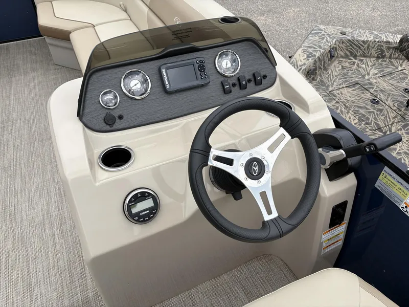 Slide: The Image of Veranda Vista View Series VV22 TRITOON 150HP 2025 - 14