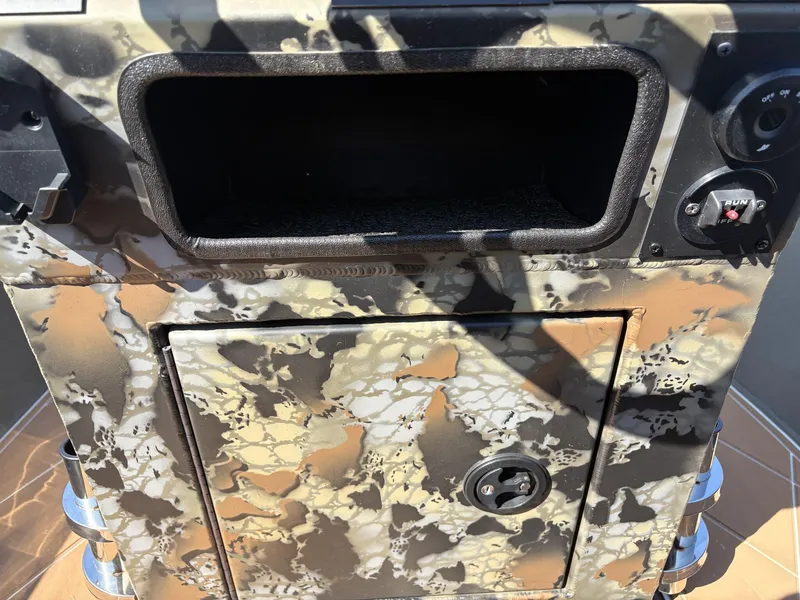 Slide: The Image of Thor LAKE HAMMER 1900 CC 2024 - 8