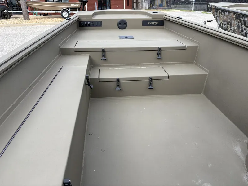 Slide: The Image of Thor Lake Hammer 1754 1754 TIMBER HAMMER 2025 - 4