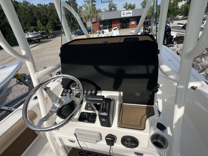 Slide: The Image of Sea Born FX FX22 2025 - 10