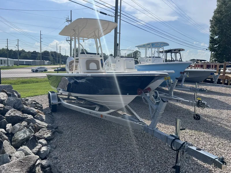 Slide: The Image of Sea Born FX FX22 2025 - 2