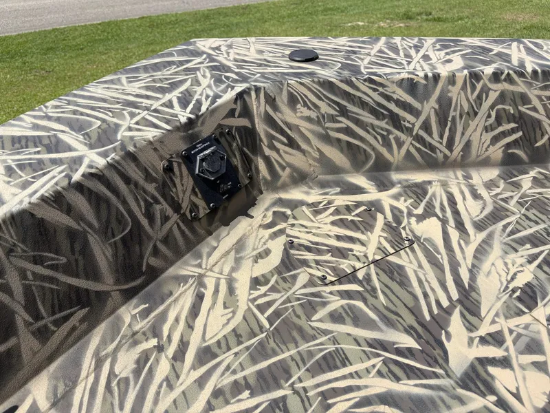 Slide: The Image of Lund 1760 Predator SS 2024 - 17