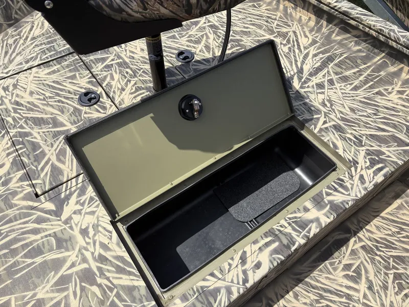 Slide: The Image of Lund 1760 Predator SS 2024 - 18