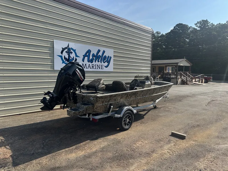 Slide: The Image of Lund 1760 Predator SS 2024 - 5