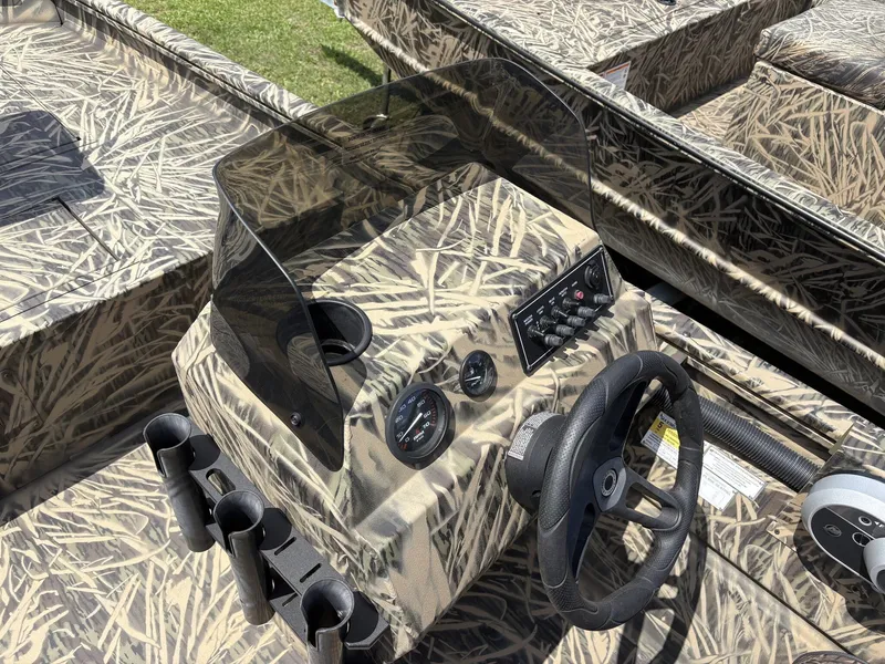 Slide: The Image of Lund 1760 Predator SS 2024 - 6