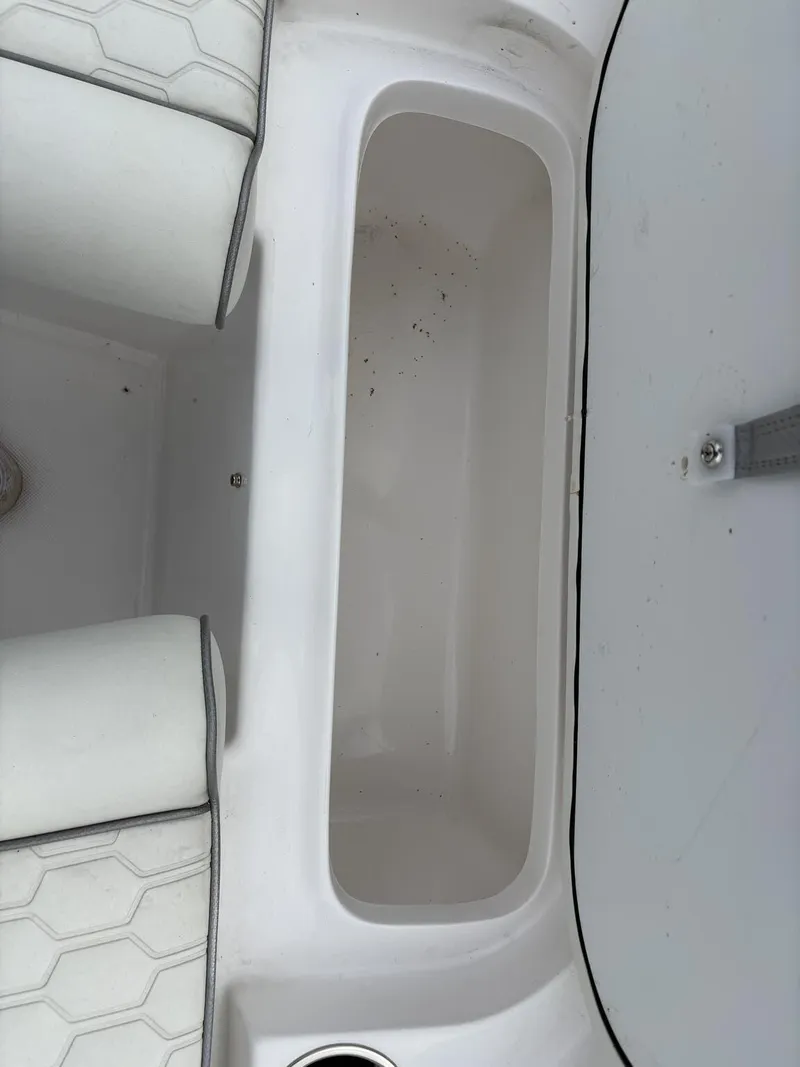 Slide: The Image of Glasstream 240ccx 2024 - 20